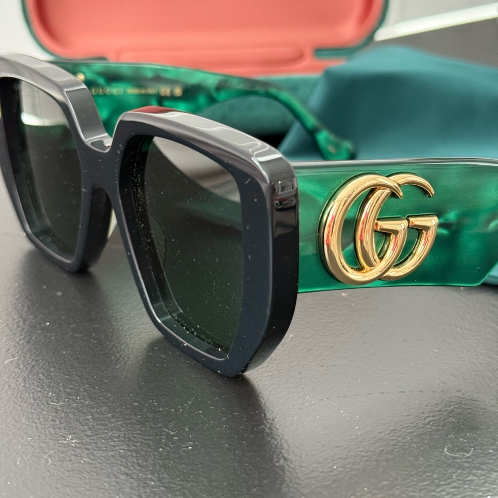 GUCCI NEW 52mm Square Sunglasses - Picture 15 of 15